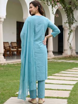 women ethnic motifs embroidered regular thread work cotton kurta with trousers & with dupatta 4