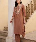 women floral embroidered regular thread work kurta with trousers