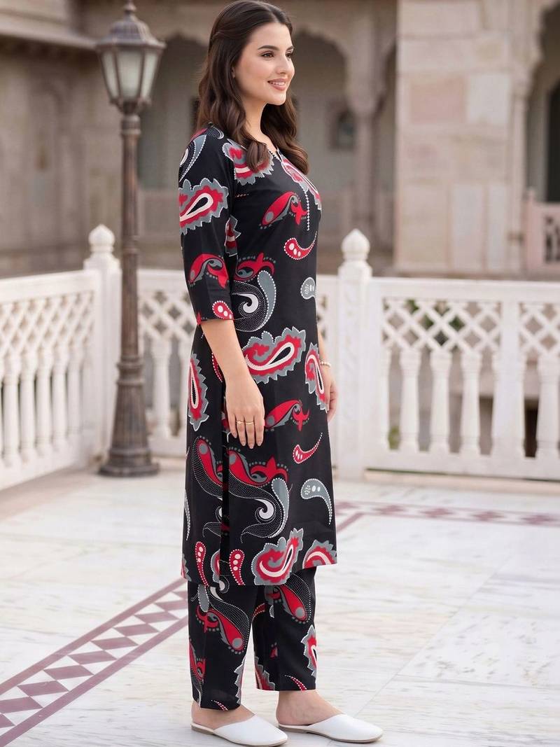 women paisley printed regular cotton kurta with trousers