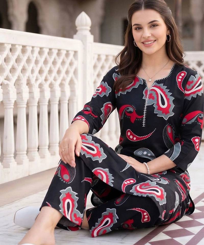 women paisley printed regular cotton kurta with trousers