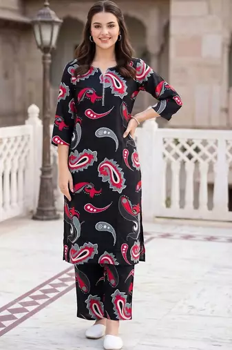 women paisley printed regular cotton kurta with trousers