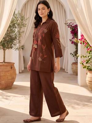 women ethnic motifs embroidered regular thread work cotton kurta with palazzos 3