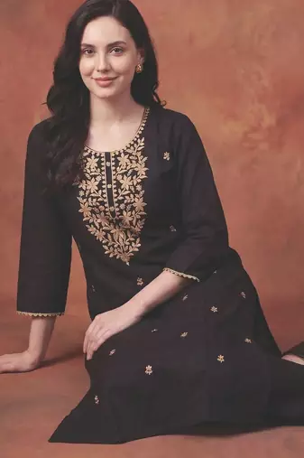 women ethnic motifs embroidered regular thread work kurta with trousers
