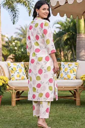 women ethnic motifs printed regular cotton kurta with trousers