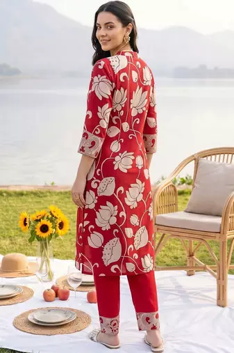 women ethnic motifs printed regular cotton kurta with trousers