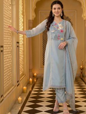 women ethnic motifs embroidered regular thread work kurta with trousers & with dupatta 6