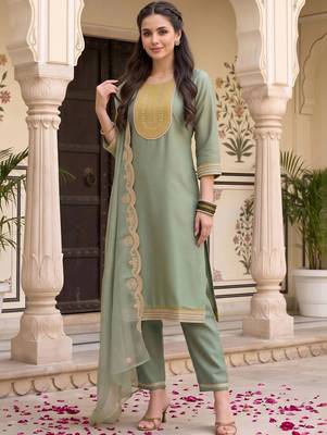 women ethnic motifs embroidered regular sequinned kurta with trousers & with dupatta 1