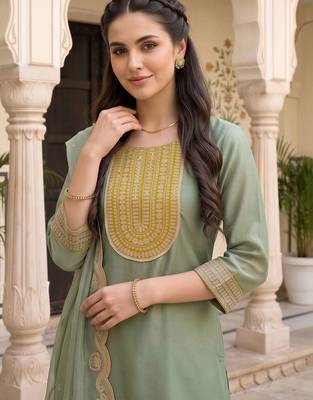 women ethnic motifs embroidered regular sequinned kurta with trousers & with dupatta 2