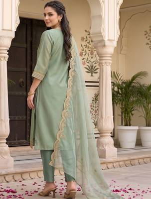 women ethnic motifs embroidered regular sequinned kurta with trousers & with dupatta 4