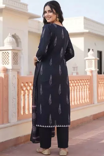 women ethnic motifs printed regular cotton kurta with trousers & with dupatta