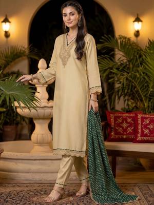 women ethnic motifs embroidered regular thread work kurta with trousers & with dupatta 1