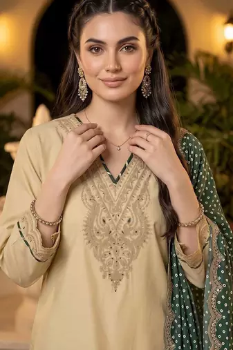 women ethnic motifs embroidered regular thread work kurta with trousers & with dupatta
