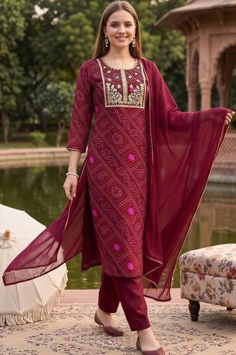 women ethnic motifs printed regular thread work kurta with trousers & with dupatta