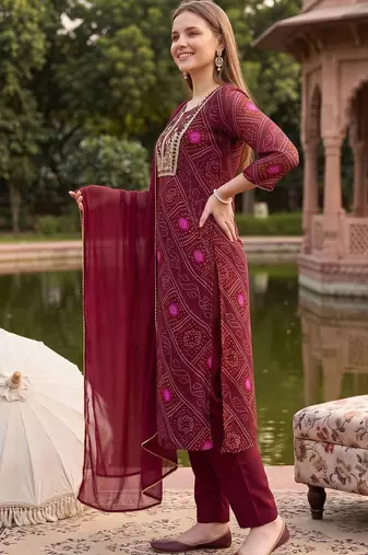 women ethnic motifs printed regular thread work kurta with trousers & with dupatta