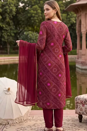 women ethnic motifs printed regular thread work kurta with trousers & with dupatta