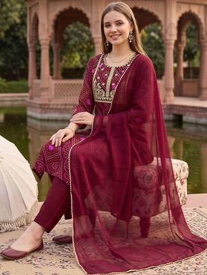 women ethnic motifs printed regular thread work kurta with trousers & with dupatta 5
