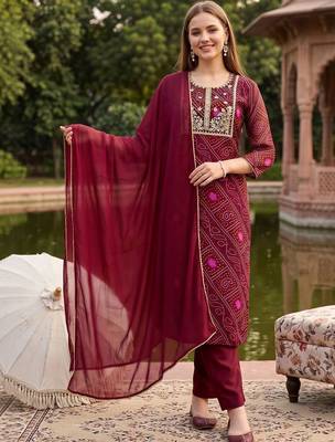 women ethnic motifs printed regular thread work kurta with trousers & with dupatta 6