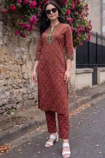 women ethnic motifs printed regular thread work cotton kurta with trousers