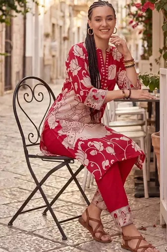 women ethnic motifs printed regular cotton kurta with trousers