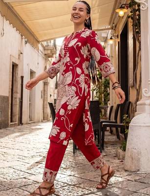 women ethnic motifs printed regular cotton kurta with trousers 4