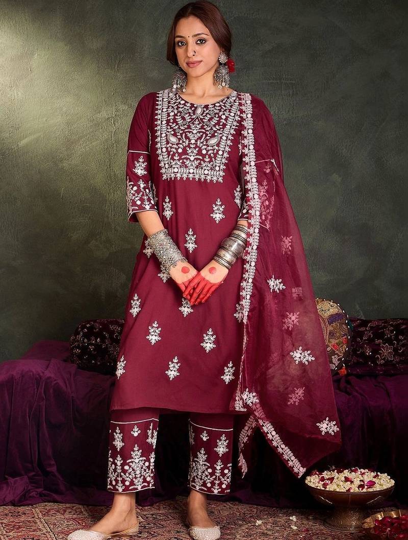 women ethnic motifs embroidered regular thread work kurta with trousers & with dupatta