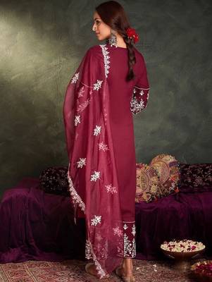 women ethnic motifs embroidered regular thread work kurta with trousers & with dupatta 4