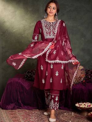 women ethnic motifs embroidered regular thread work kurta with trousers & with dupatta 6