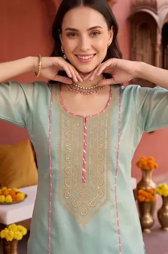 women ethnic motifs embroidered regular kurta with trousers & with dupatta