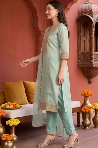 women ethnic motifs embroidered regular kurta with trousers & with dupatta