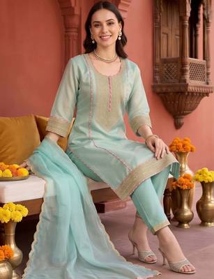 women ethnic motifs embroidered regular kurta with trousers & with dupatta 5