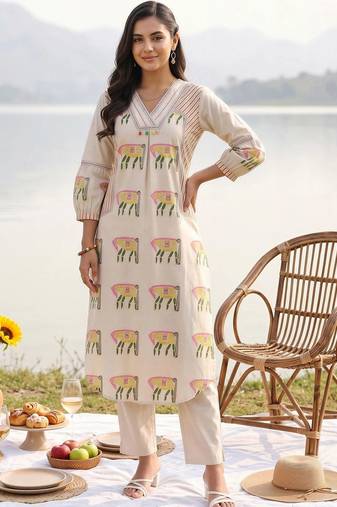 women ethnic motifs printed regular cotton kurta with trousers