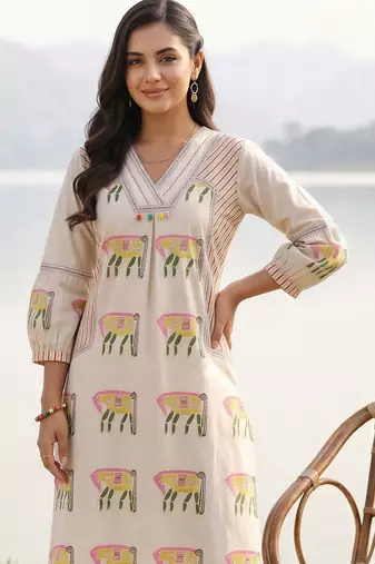 women ethnic motifs printed regular cotton kurta with trousers