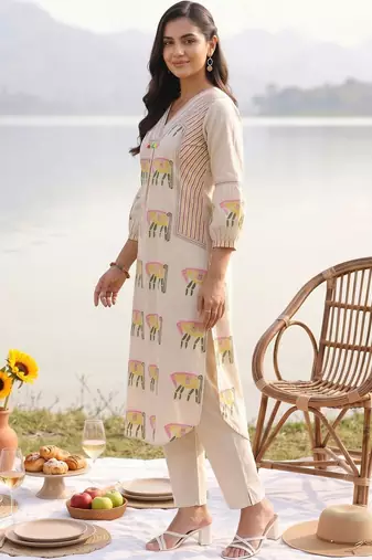 women ethnic motifs printed regular cotton kurta with trousers