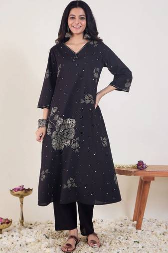 women floral printed regular cotton kurta with trousers