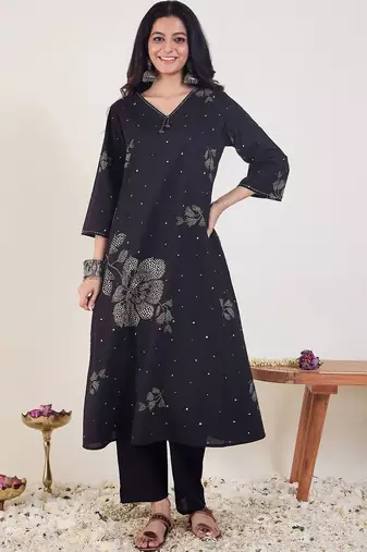 women floral printed regular cotton kurta with trousers