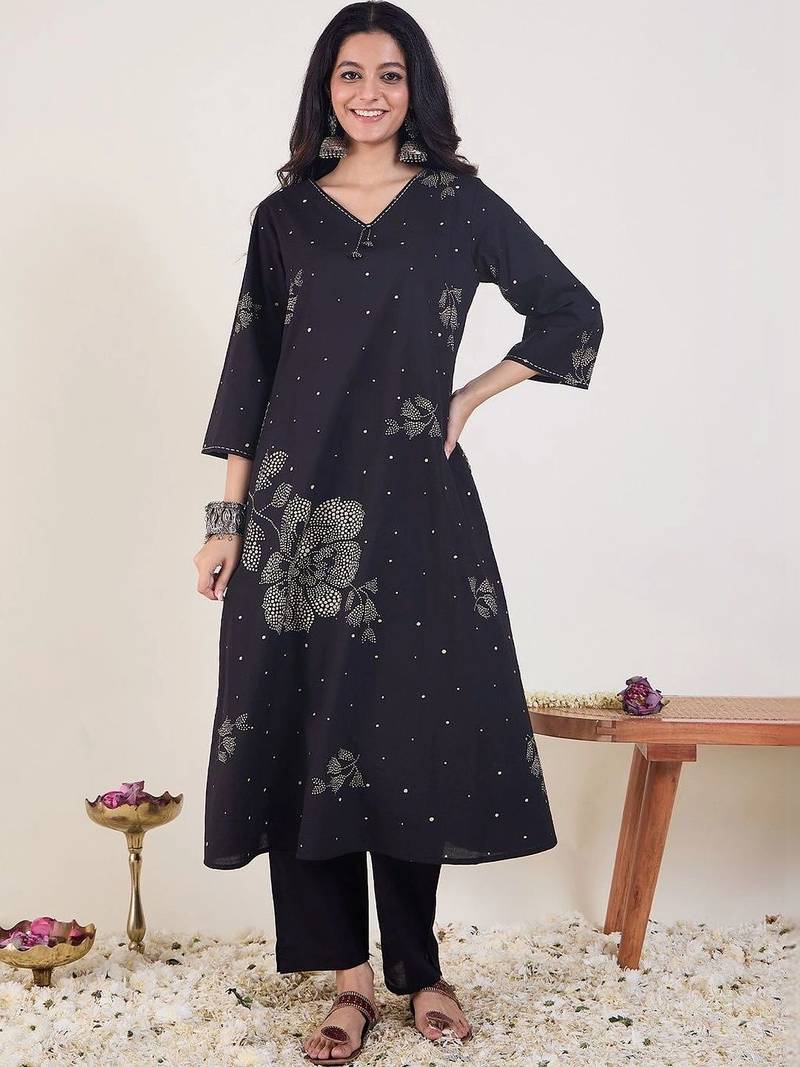 women floral printed regular cotton kurta with trousers