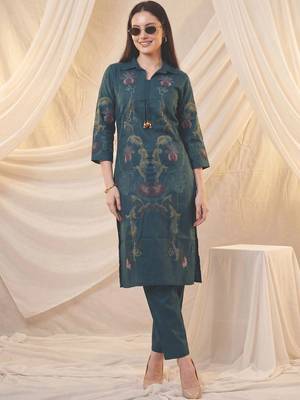 women ethnic motifs embroidered regular thread work kurta with trousers 1