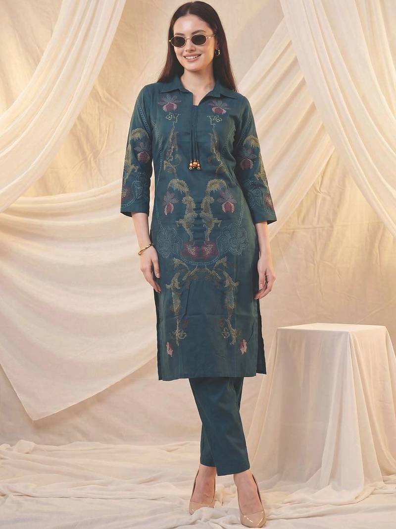 women ethnic motifs embroidered regular thread work kurta with trousers