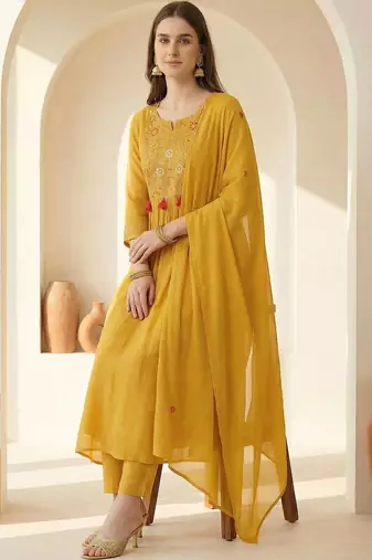 women floral embroidered regular thread work kurta with trousers & with dupatta