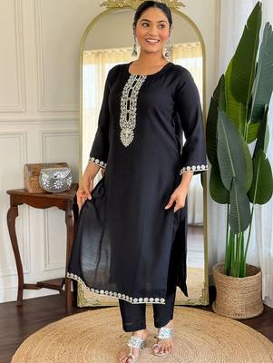 women ethnic motifs embroidered regular thread work kurta with trousers & with dupatta 7