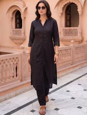 women regular thread work kurta with trousers 1