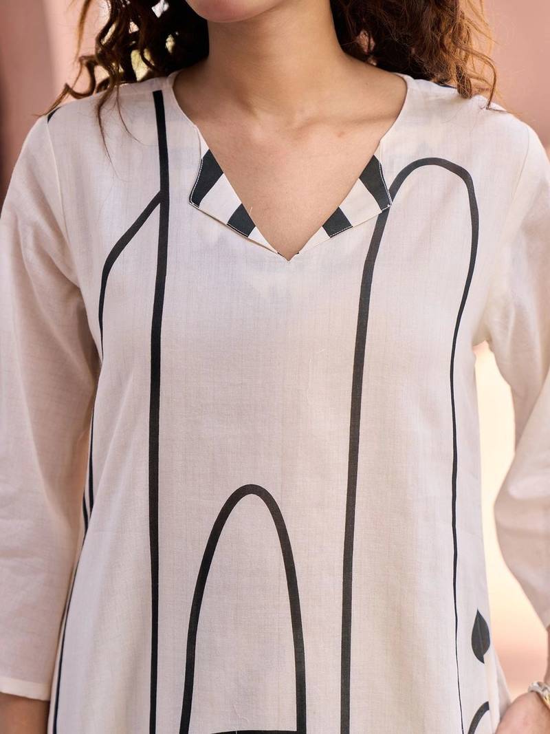 women printed regular cotton kurta with trousers