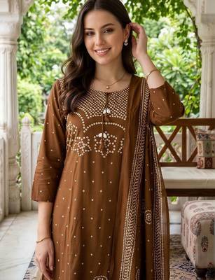 women ethnic motifs printed regular cotton kurta with trousers & with dupatta 2