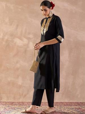 women regular sequinned kurta with trousers 3