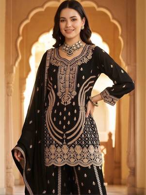 women ethnic motifs embroidered regular thread work kurta with sharara & with dupatta 2