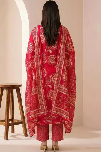 women ethnic motifs printed regular chanderi silk kurta with trousers & with dupatta