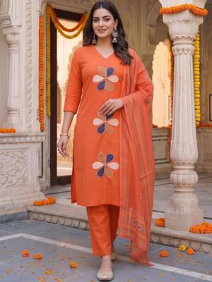 women ethnic motifs regular cotton kurta with trousers & with dupatta 1