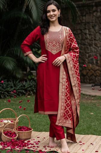 women ethnic motifs embroidered regular kurta with trousers & with dupatta