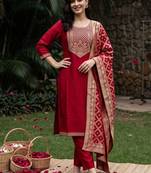 women ethnic motifs embroidered regular kurta with trousers & with dupatta