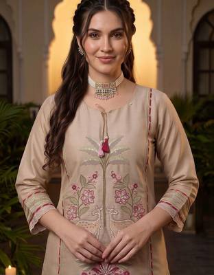 women ethnic motifs embroidered regular thread work kurta with trousers & with dupatta 3
